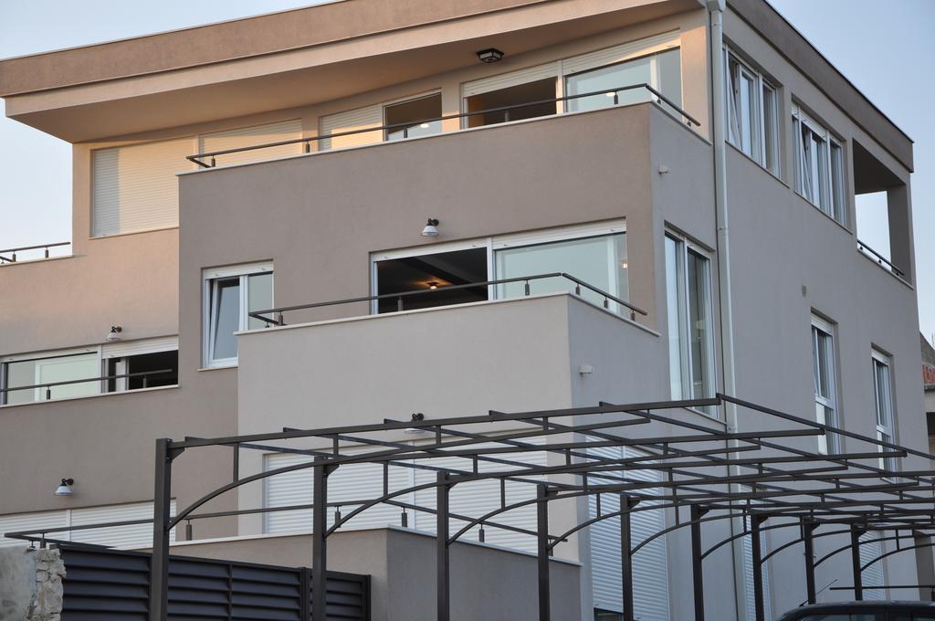 Apartments Prestige Petrcane Exterior photo